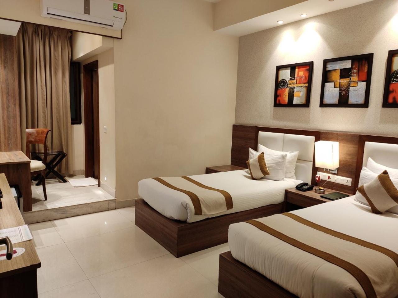 Sangai Continental Hotell Imphal Exteriör bild