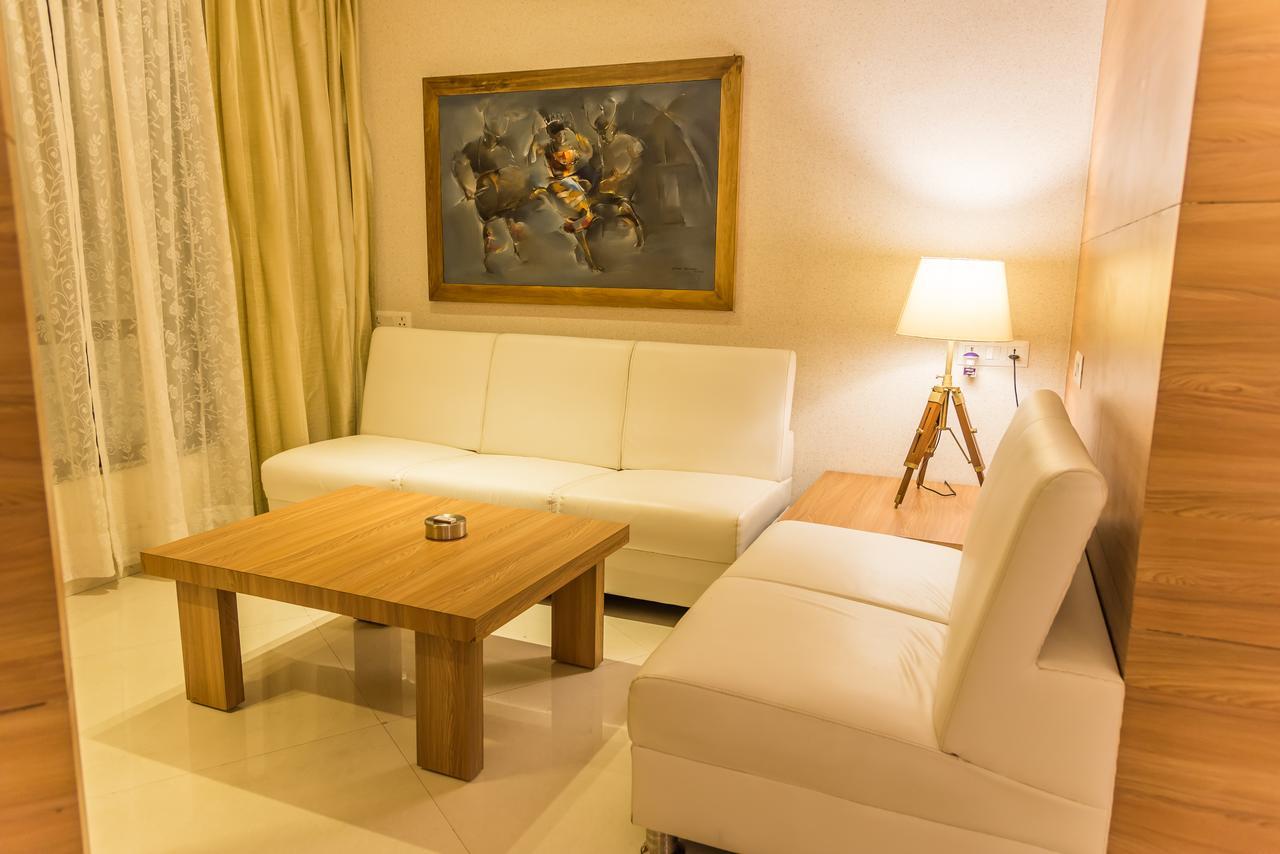 Sangai Continental Hotell Imphal Exteriör bild