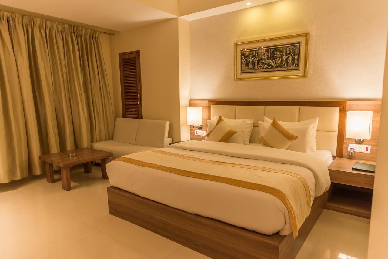 Sangai Continental Hotell Imphal Exteriör bild