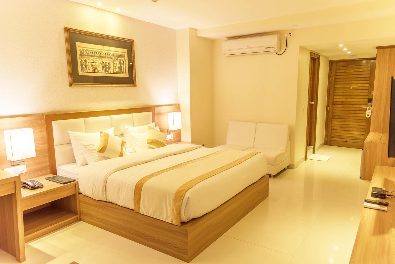 Sangai Continental Hotell Imphal Exteriör bild