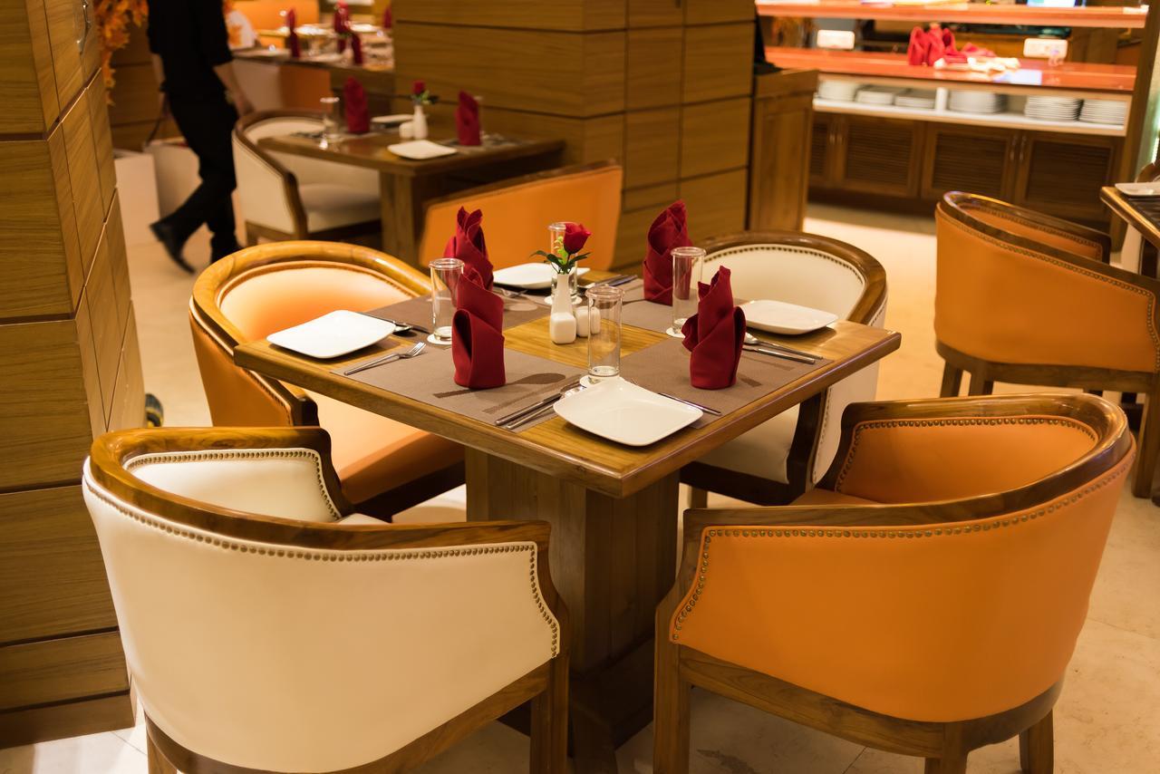 Sangai Continental Hotell Imphal Exteriör bild