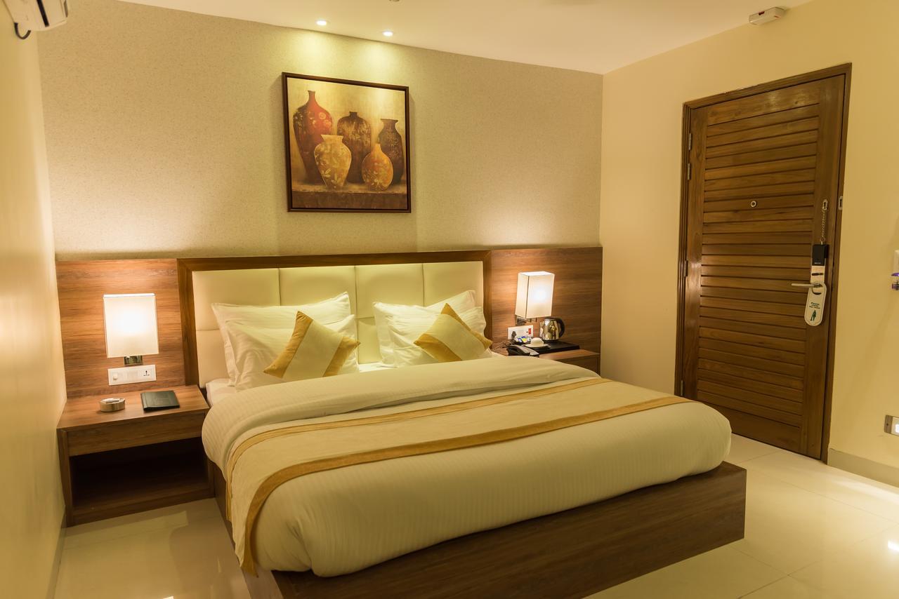 Sangai Continental Hotell Imphal Exteriör bild