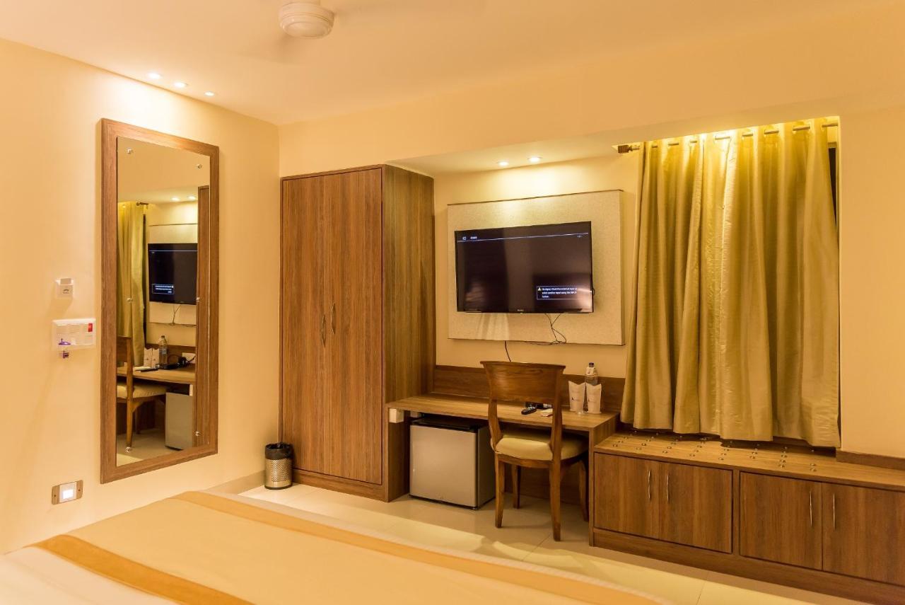 Sangai Continental Hotell Imphal Exteriör bild