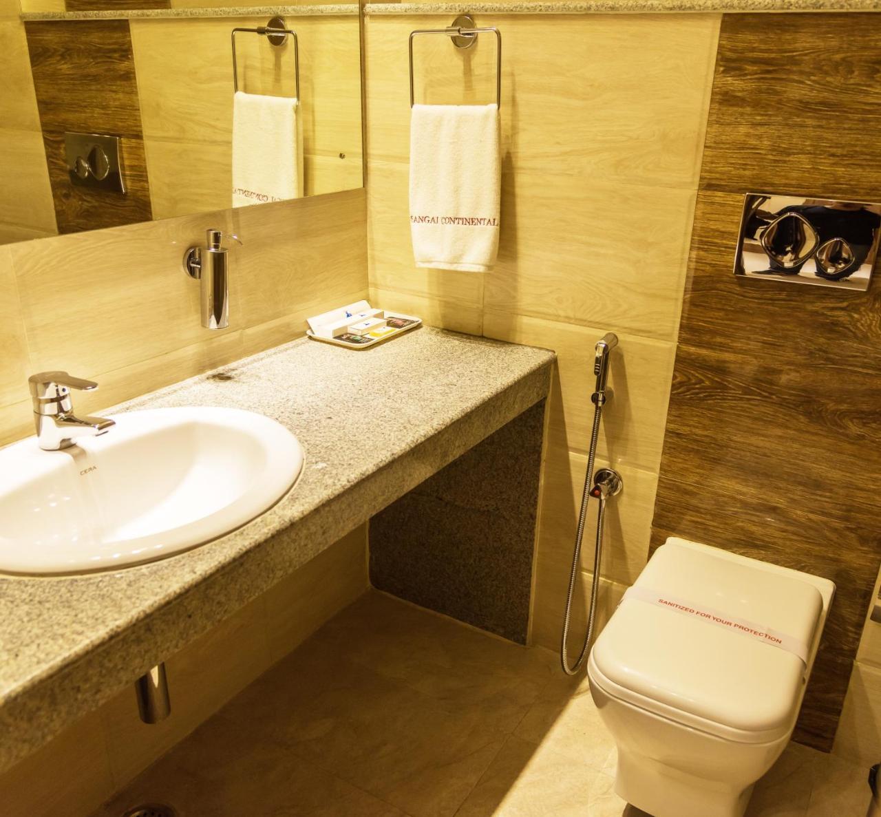 Sangai Continental Hotell Imphal Exteriör bild
