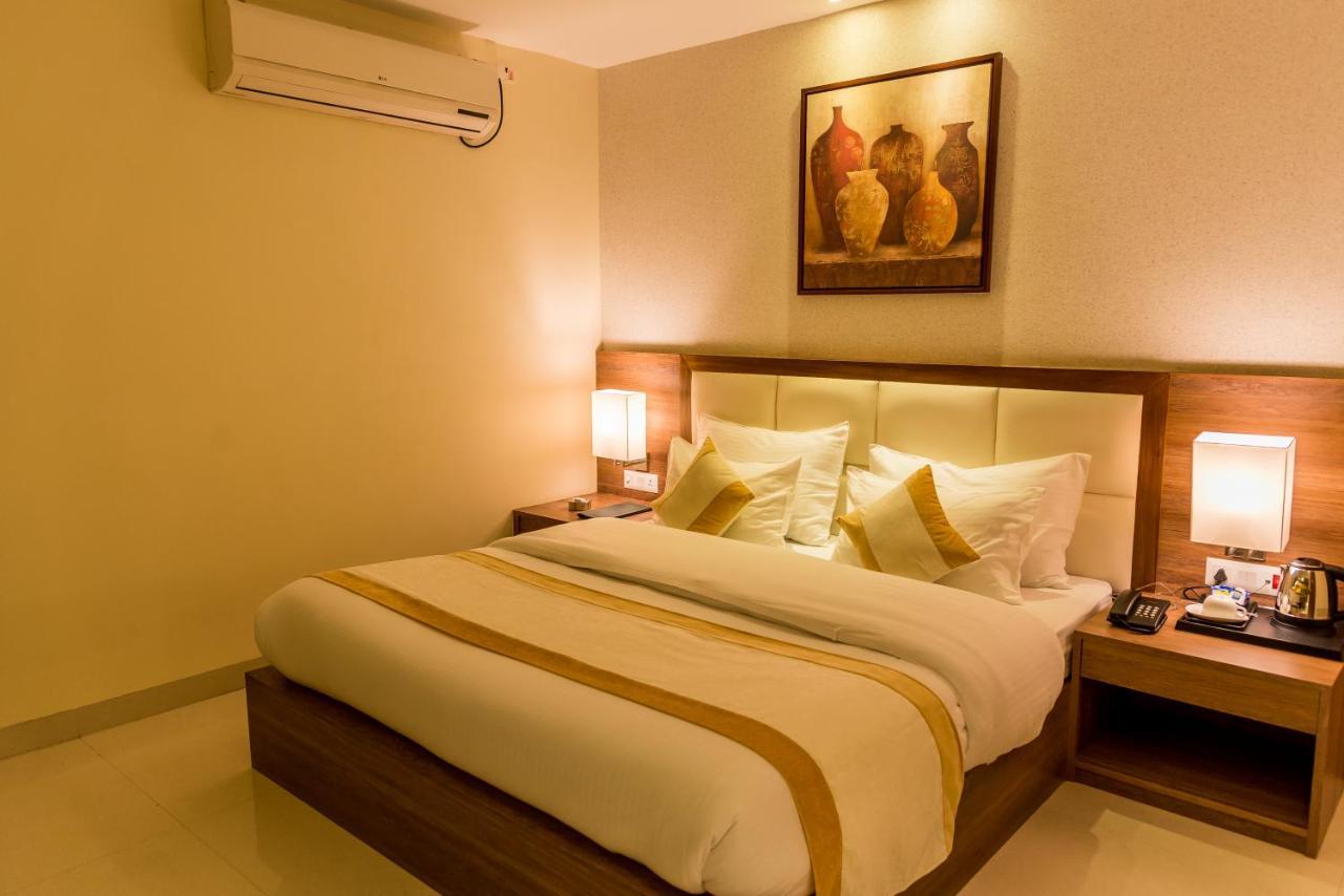 Sangai Continental Hotell Imphal Exteriör bild